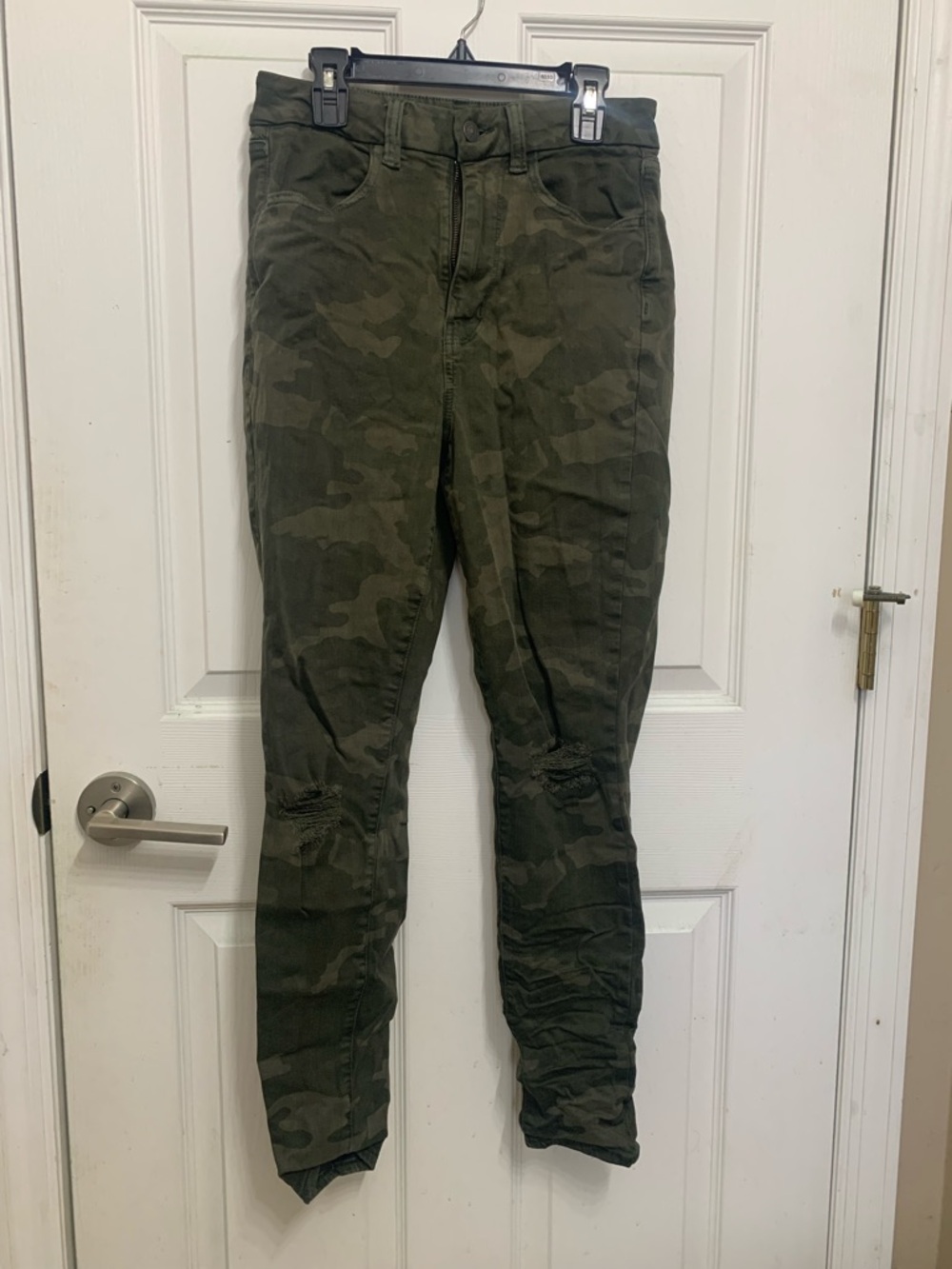 American Eagle Outfitters Olive Camo Skinny Jeans